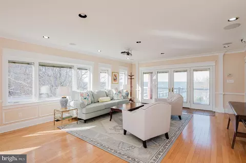 Living - 2111 Lake Dr, Pasadena, MD 21122 photo 1 of 6