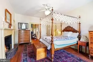 Bedroom - 41 Cornhill St, Annapolis, MD 21401 photo 1 of 8
