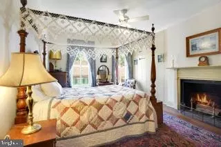 Bedroom - 41 Cornhill St, Annapolis, MD 21401 photo 2 of 8