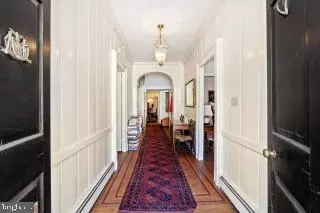 Entry Way - 41 Cornhill St, Annapolis, MD 21401 photo 2 of 5