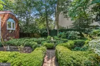 Exterior - 41 Cornhill St, Annapolis, MD 21401 photo 3 of 7
