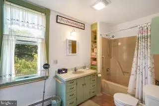 Bath - 41 Cornhill St, Annapolis, MD 21401 photo 1 of 1