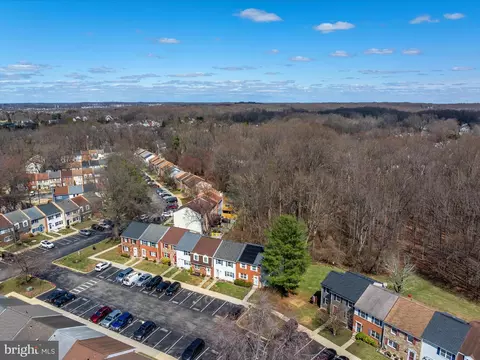 View/Area - 2048 Forest Hill Ln, Crofton, MD 21114 photo 2 of 9