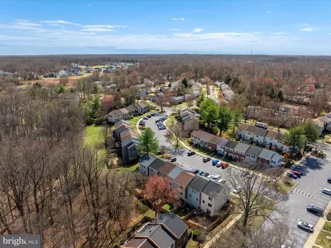 View/Area - 2048 Forest Hill Ln, Crofton, MD 21114 photo 3 of 9