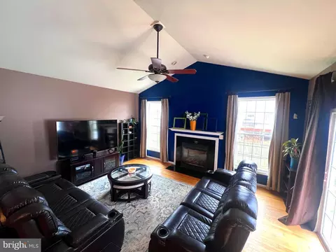 765 209th St, Pasadena, MD 21122 photo 8