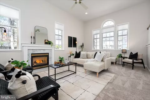 1110 Pilgrim Ct, Crofton, MD 21114