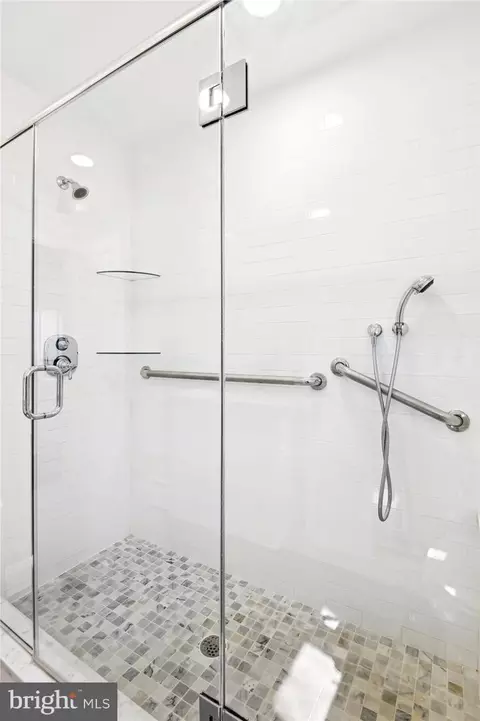 Bath - 223 Mountain Rd, Pasadena, MD 21122 photo 1 of 3
