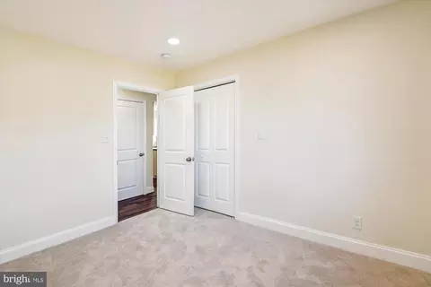 Entry Way - 223 Mountain Rd, Pasadena, MD 21122 photo 3 of 5