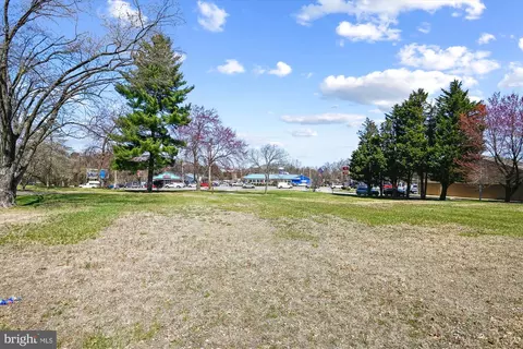 Exterior - 223 Mountain Rd, Pasadena, MD 21122 photo 8 of 9