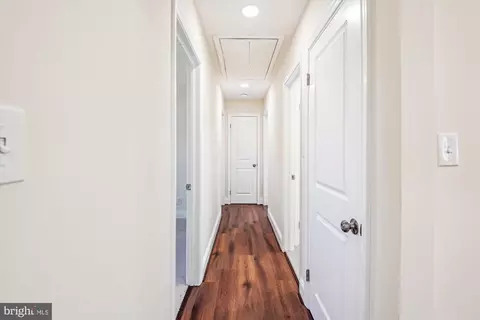 Entry Way - 223 Mountain Rd, Pasadena, MD 21122 photo 2 of 5