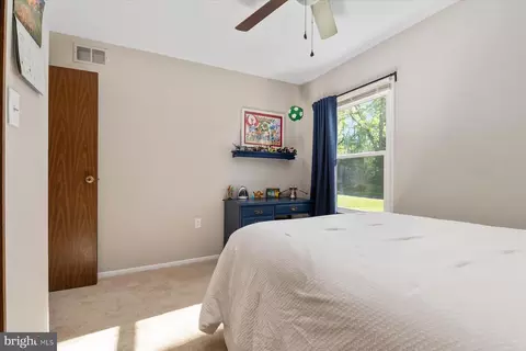 Bedroom - 86 Milburn Cir, Pasadena, MD 21122 photo 8 of 8