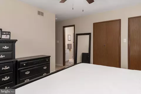 Bedroom - 86 Milburn Cir, Pasadena, MD 21122 photo 3 of 8