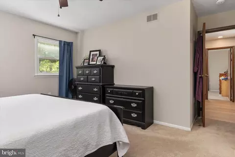 Bedroom - 86 Milburn Cir, Pasadena, MD 21122 photo 2 of 8