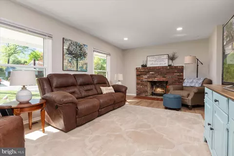 Living - 86 Milburn Cir, Pasadena, MD 21122 photo 1 of 1