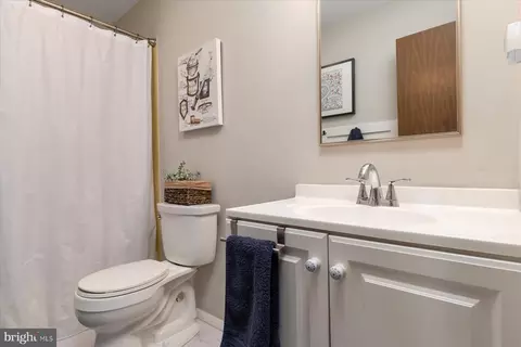 Bath - 86 Milburn Cir, Pasadena, MD 21122 photo 1 of 3