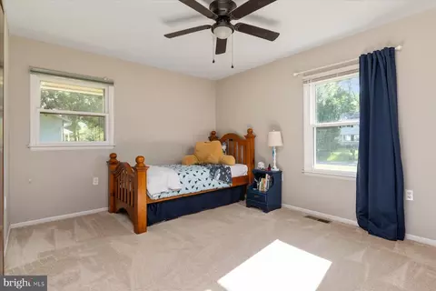 Bedroom - 86 Milburn Cir, Pasadena, MD 21122 photo 6 of 8