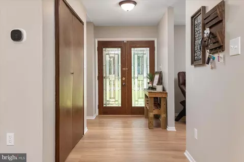 Entry Way - 86 Milburn Cir, Pasadena, MD 21122 photo 1 of 7