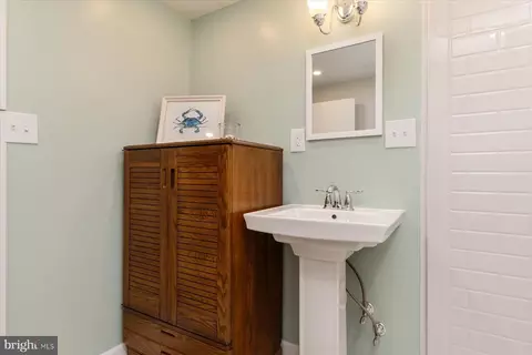 Bath - 86 Milburn Cir, Pasadena, MD 21122 photo 3 of 3