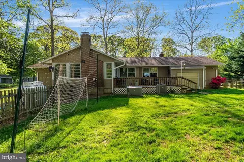 Exterior - 86 Milburn Cir, Pasadena, MD 21122 photo 9 of 13