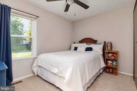 Bedroom - 86 Milburn Cir, Pasadena, MD 21122 photo 7 of 8
