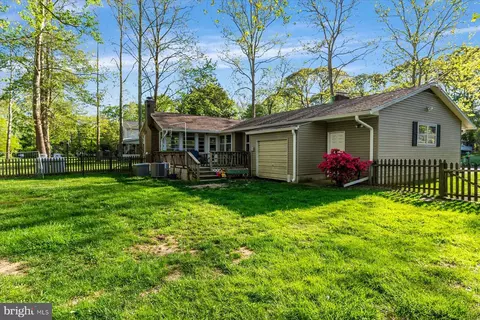 Exterior - 86 Milburn Cir, Pasadena, MD 21122 photo 8 of 13