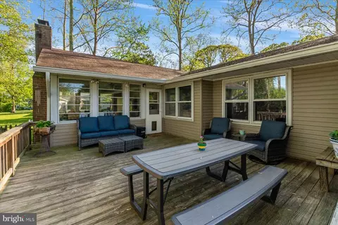 Exterior - 86 Milburn Cir, Pasadena, MD 21122 photo 6 of 13