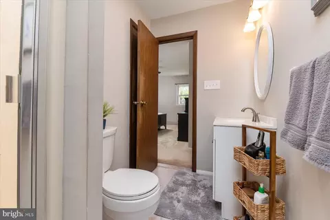 Entry Way - 86 Milburn Cir, Pasadena, MD 21122 photo 7 of 7