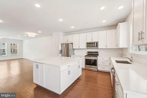 Kitchen - 2542 Debert Cir, Hanover, MD 21076 photo 3 of 4