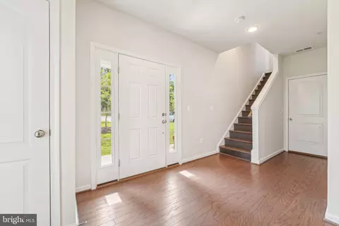 Entry Way - 2542 Debert Cir, Hanover, MD 21076 photo 2 of 10