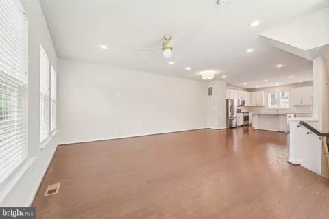 Living - 2542 Debert Cir, Hanover, MD 21076 photo 2 of 7