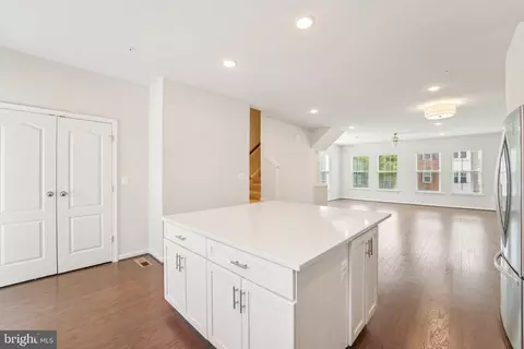 Entry Way - 2542 Debert Cir, Hanover, MD 21076 photo 4 of 10