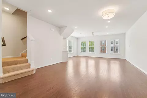 Living - 2542 Debert Cir, Hanover, MD 21076 photo 4 of 7