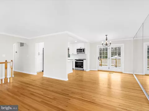 Living - 212 Oak Dr, Pasadena, MD 21122 photo 3 of 7
