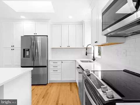 Kitchen - 212 Oak Dr, Pasadena, MD 21122 photo 5 of 5