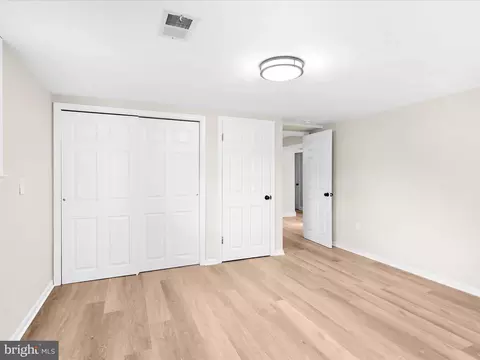Bedroom - 212 Oak Dr, Pasadena, MD 21122 photo 8 of 8