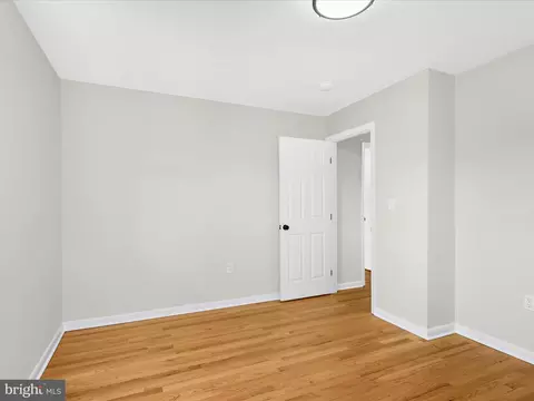 Bedroom - 212 Oak Dr, Pasadena, MD 21122 photo 5 of 8