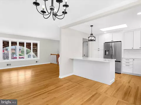 Living - 212 Oak Dr, Pasadena, MD 21122 photo 4 of 7