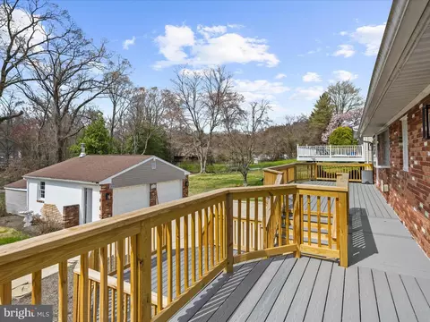 Exterior - 212 Oak Dr, Pasadena, MD 21122 photo 9 of 15