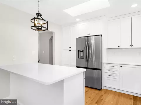 Kitchen - 212 Oak Dr, Pasadena, MD 21122 photo 3 of 5
