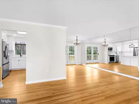 Living - 212 Oak Dr, Pasadena, MD 21122 photo 2 of 7