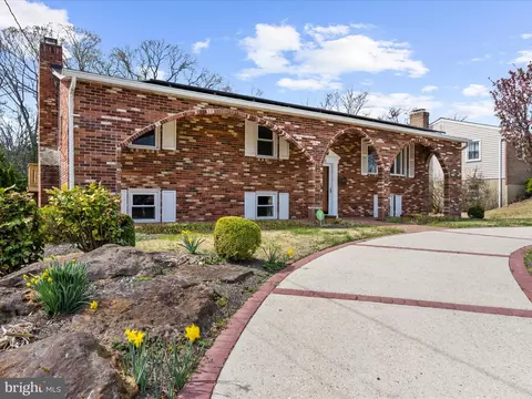 Exterior - 212 Oak Dr, Pasadena, MD 21122 photo 5 of 15