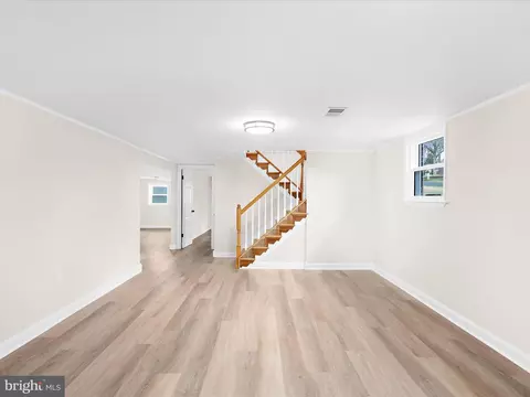 Living - 212 Oak Dr, Pasadena, MD 21122 photo 7 of 7