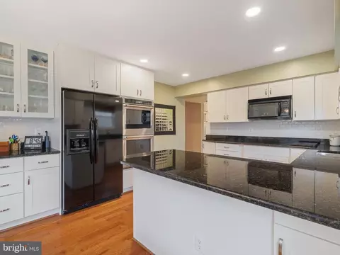 Kitchen - 503 Macmillan Ct, Arnold, MD 21012 photo 2 of 6