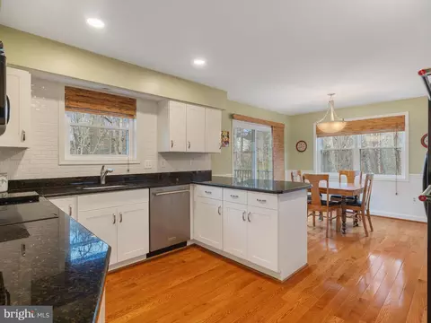 Kitchen - 503 Macmillan Ct, Arnold, MD 21012 photo 5 of 6