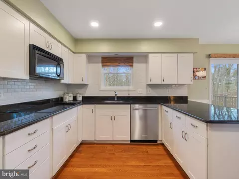 Kitchen - 503 Macmillan Ct, Arnold, MD 21012 photo 4 of 6