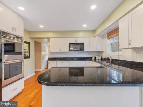 Kitchen - 503 Macmillan Ct, Arnold, MD 21012 photo 3 of 6
