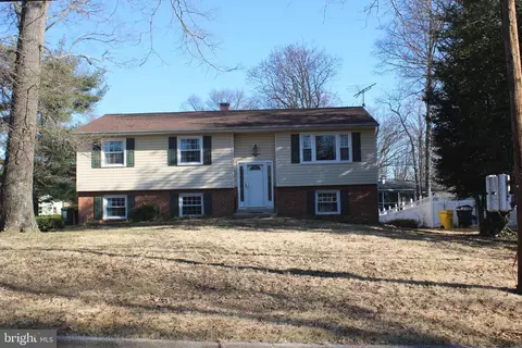192 Campus Green Dr, Arnold, MD 21012