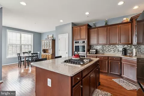 Kitchen - 305 Hersden Ln, Arnold, MD 21012 photo 2 of 2