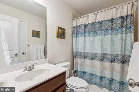 Bath - 305 Hersden Ln, Arnold, MD 21012 photo 1 of 3