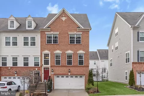 2511 Hyacinth Ln, Gambrills, MD 21054